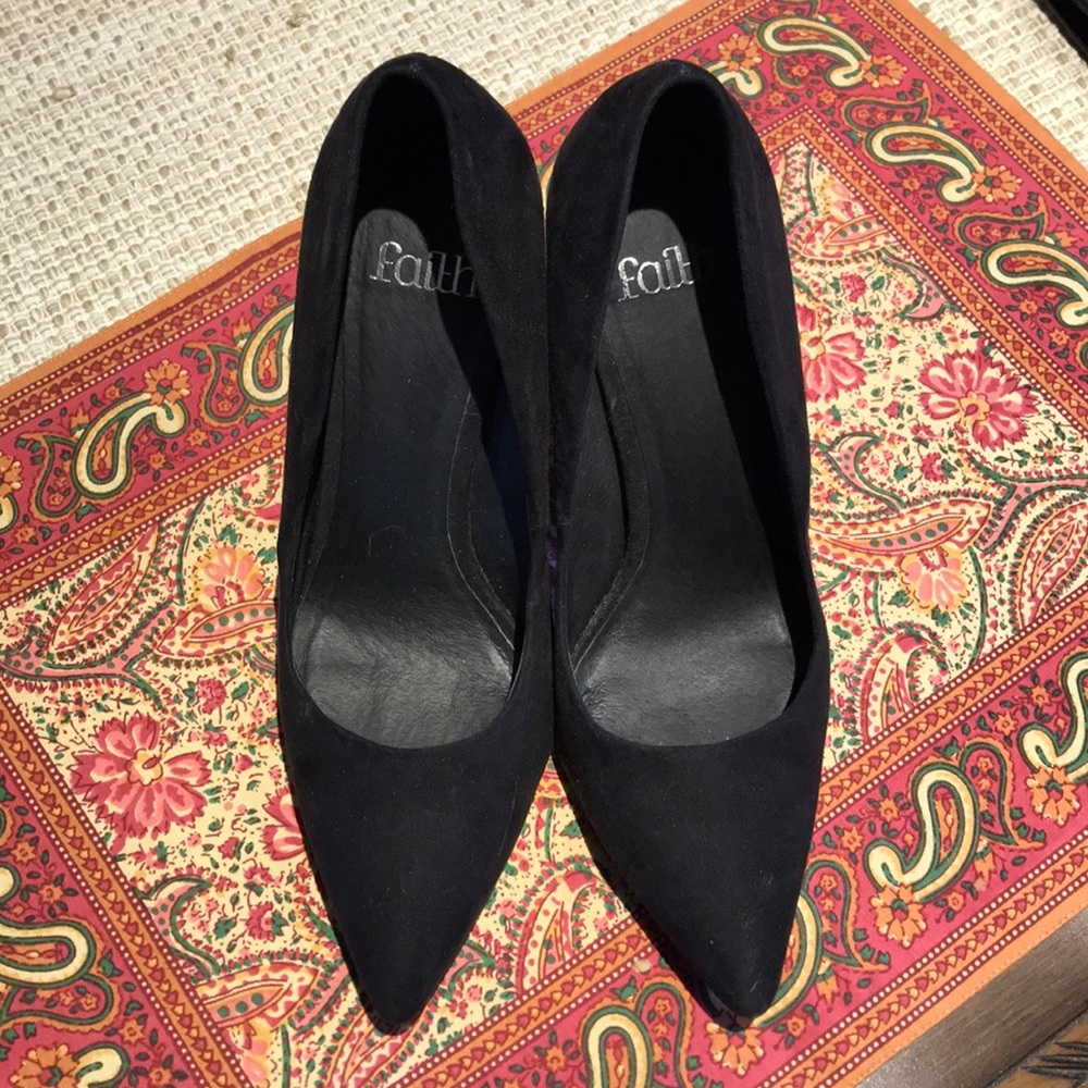 Point Toe Black Heels - Picture 1 of 3